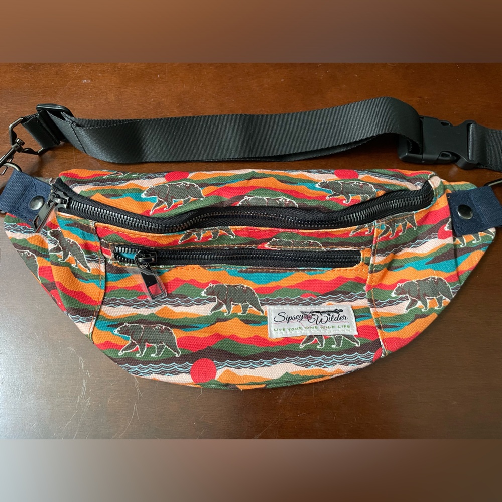 Sipsey Wilder Bear Country Fanny Pack Size 2, NWT